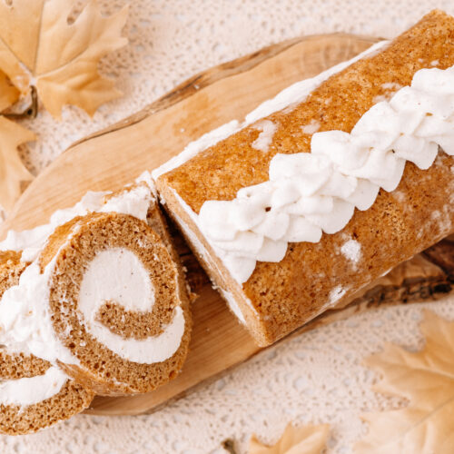 How to make Gingerbread and Eggnog Whipped Cream Filled Roll Cake